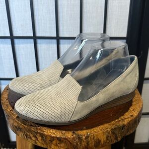 Dr. Scholl's Gray Perforated Loafers EUC 7.5